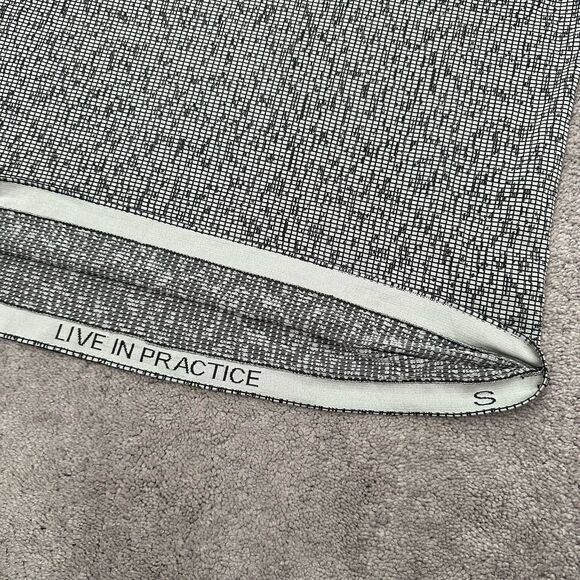 Lululemon Metal Vent Tech S Long Sleeve Grey Black Space Code Gym Training Run - Picture 5 of 9